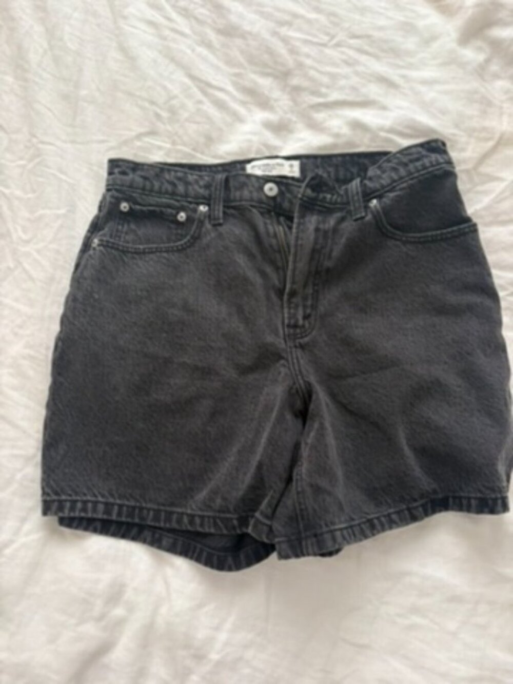 Abercrombie & Fitch The Loose Short High Rise Black Denim Shorts 28/6 - Picture 2 of 4